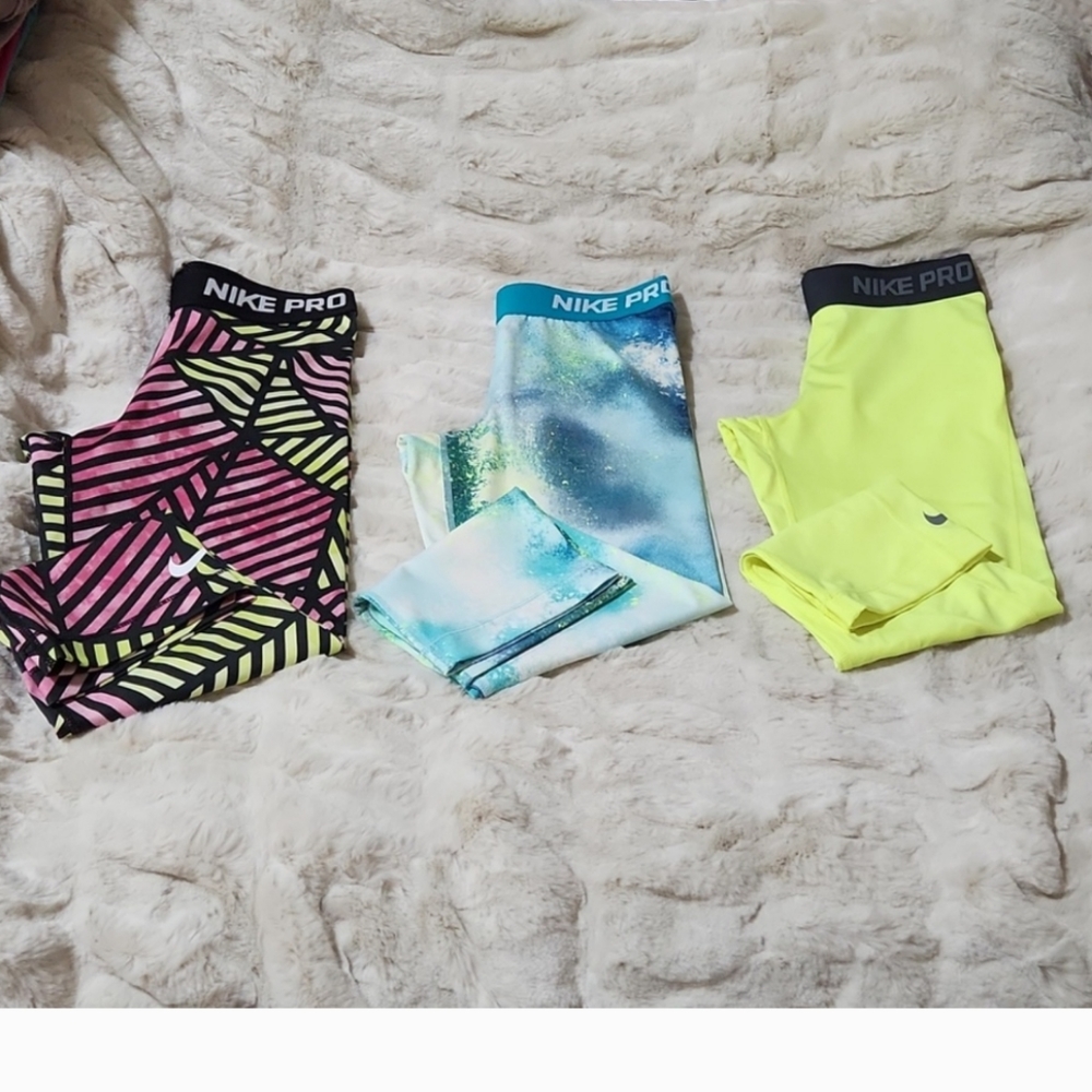 Women Nike Pro Capri